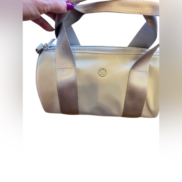 NWT Lululemon knit nylon mini barrel duffel RAW LINEN Bags